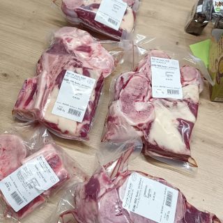 🚛 Postupně najíždíme na pravidelné závozy! Už zítra dorazí čerstvě namleté hovězí, míchané maso i vepřové speciality 🥩...