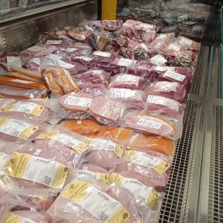 Jeztosupermarket.cz je připraven 🥩🔥 Dnes dorazí další velký závoz čerstvého masa, takže se můžete těšit na: 🐓 farmářské...